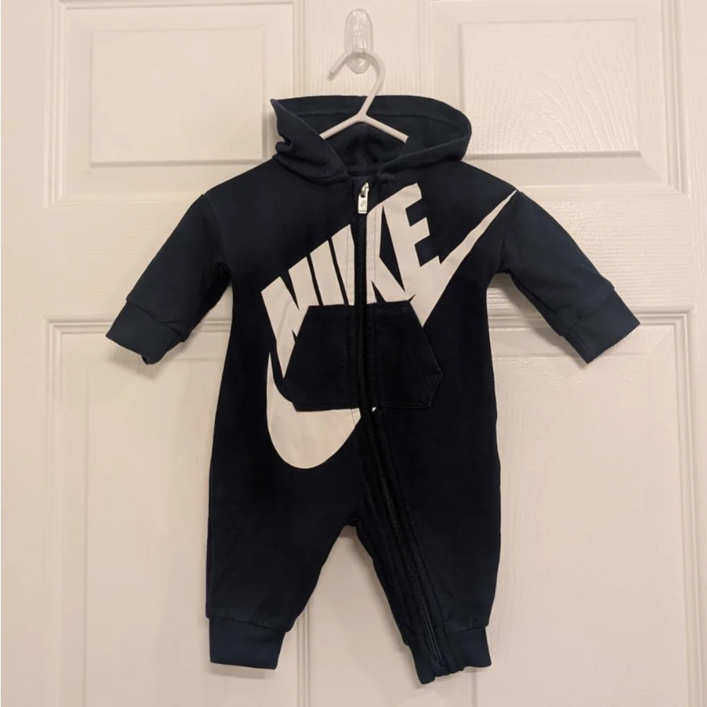 Baby Nike Navy & White Logo Hooded Footie 3 Months
